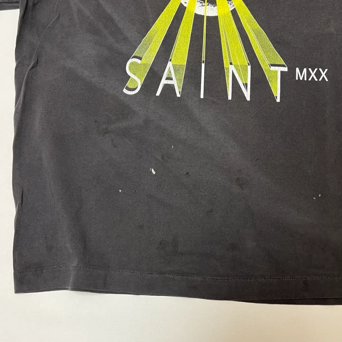 SAINT Mxxxxxx EGG SS TEE/BLK Broken egg shell/SAINT LOGO projection distressed retro short-sleeves Washed black S-XL Correct version Customized co-branded main mark/washed mark/cherub mark Tubular fabric Garment dyeing Rewashing water fading Destroying graffiti Simulating natural distressed effect Top-notch printing technology Washing treatment